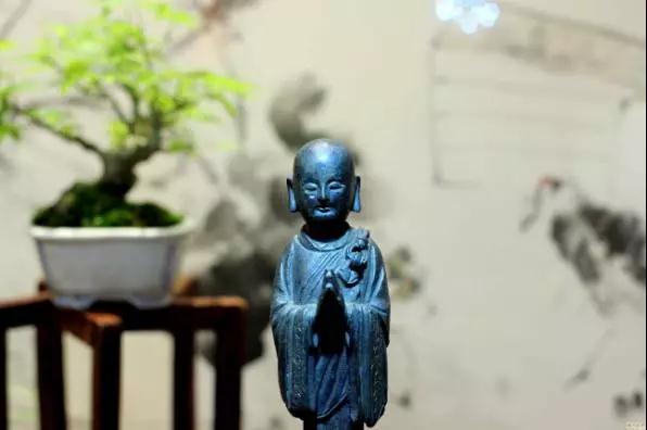 �೤�ĵ�·���Ե����Ǹ�΢Ц��