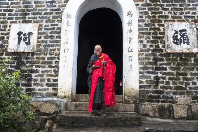 ��ɽ��Ĺ¶���ɮ��û�о����书��������һ������43��~