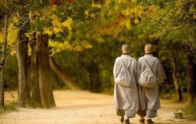 ����Ͷ�㣬���Ķ�����Ƿ��Ե�����