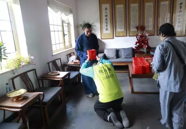 �꣡��׬�����Ͷ�ʽݾ���һ���˲�������