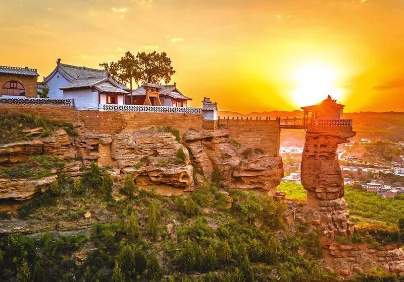 �й����յ�6������������������ǧ���꣬���һ���������˵��٣�