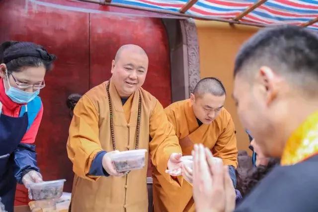 欢欢喜喜过腊八_|_送您一份到寺院免费结缘腊八粥指南 欢欢喜喜过腊八_|_送您一份到寺院免费结缘腊八粥指南