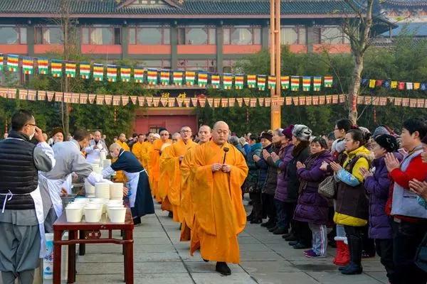 欢欢喜喜过腊八_|_送您一份到寺院免费结缘腊八粥指南 欢欢喜喜过腊八_|_送您一份到寺院免费结缘腊八粥指南