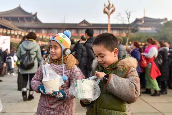 欢欢喜喜过腊八_|_送您一份到寺院免费结缘腊八粥指南 欢欢喜喜过腊八_|_送您一份到寺院免费结缘腊八粥指南