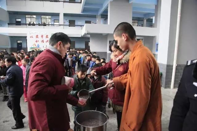 欢欢喜喜过腊八_|_送您一份到寺院免费结缘腊八粥指南 欢欢喜喜过腊八_|_送您一份到寺院免费结缘腊八粥指南