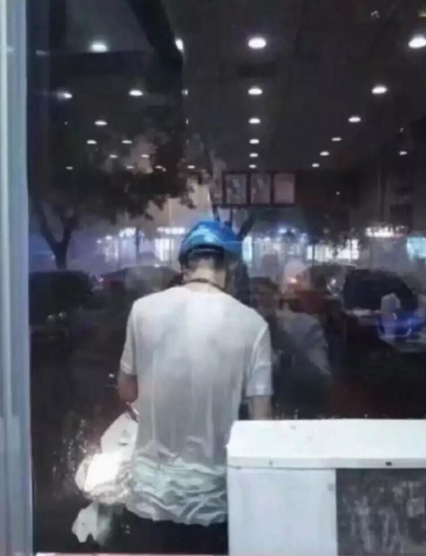 ����ף�������ĬĬ������