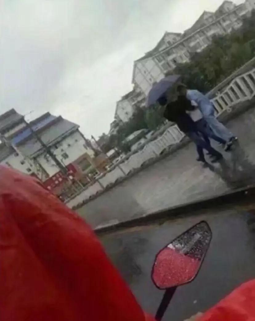 ����ף�������ĬĬ������