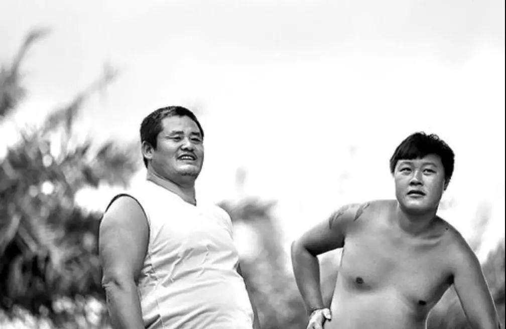 ����ף�������ĬĬ������