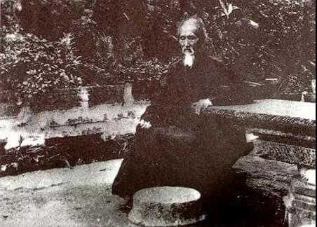 �����Ϻ��У����ڶ��в���_������ʵ����