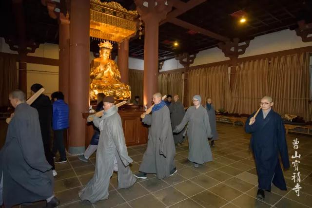 ������ʦ���ǵı�����������