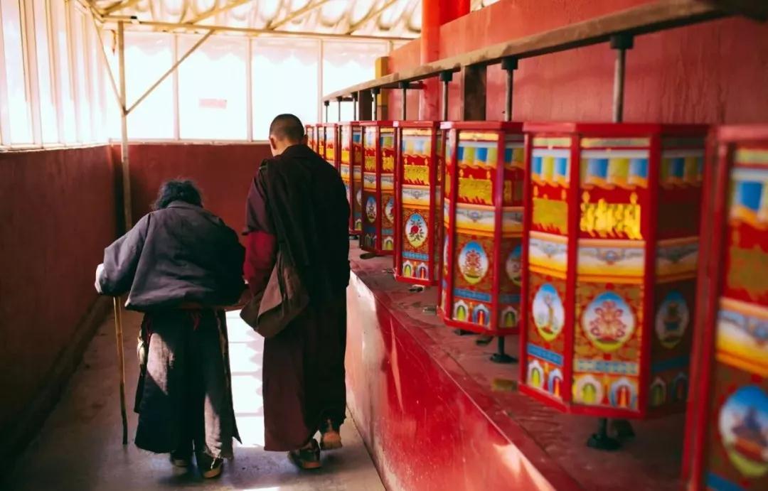 ѧ�����Ƿ��߶���·