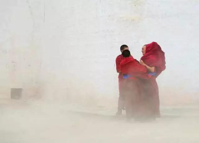 ѧ�����Ƿ��߶���·