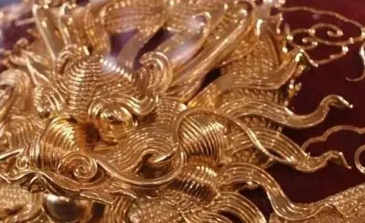 �����й���һ������ױ���ˣ���4.5�׸߶�����65��