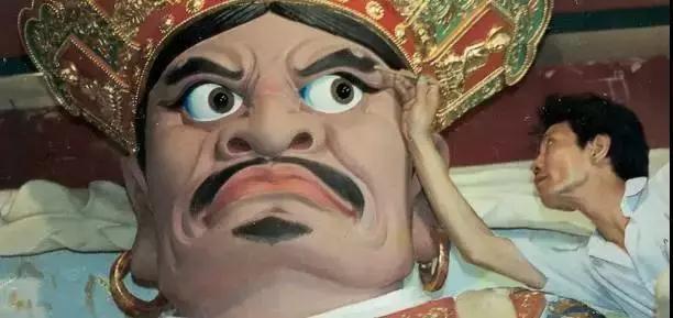 �����й���һ������ױ���ˣ���4.5�׸߶�����65��