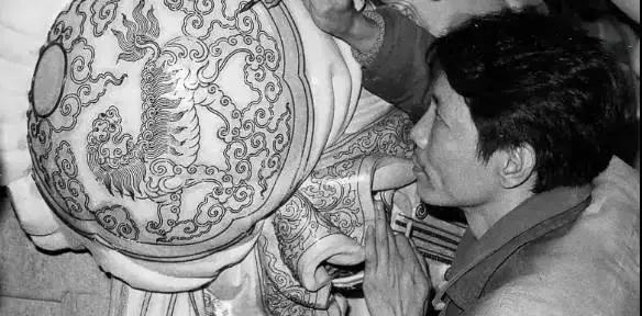 �����й���һ������ױ���ˣ���4.5�׸߶�����65��