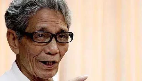 �����й���һ������ױ���ˣ���4.5�׸߶�����65��