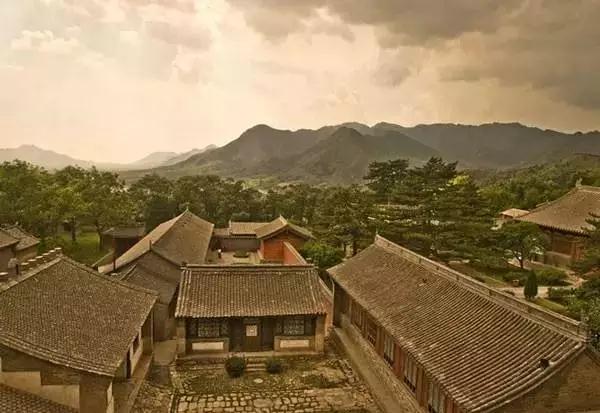 ����1200�������������10�ꡰ�չء����ݱ��ˣ�