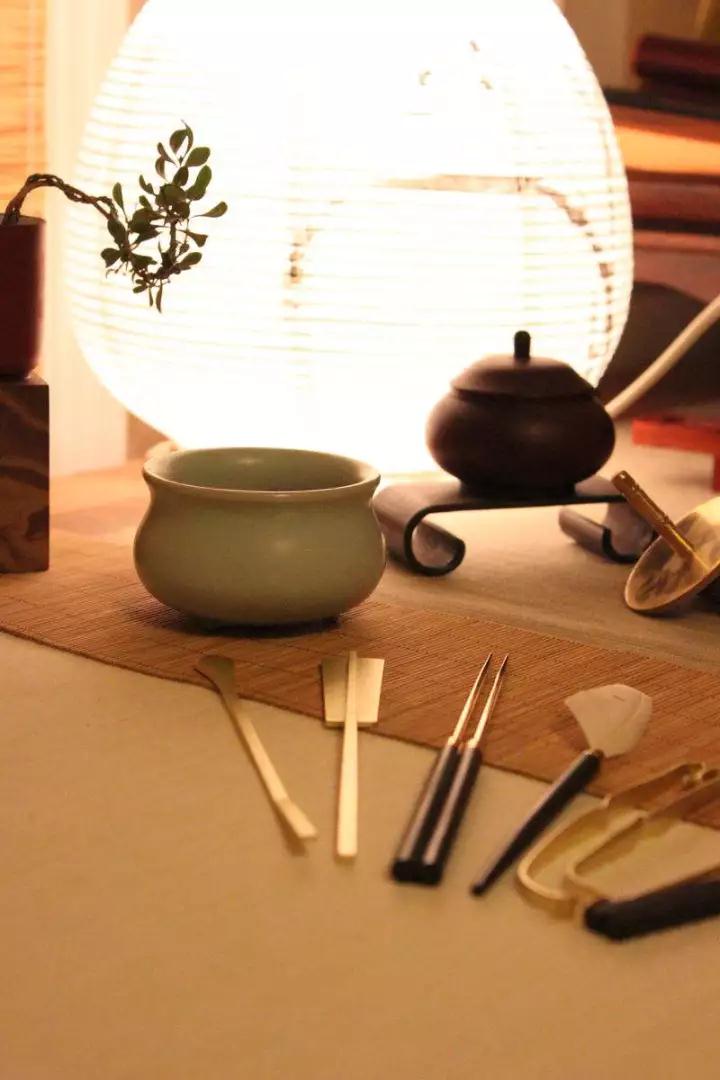 因闻香而入不二法门的故事 因闻香而入不二法门的故事