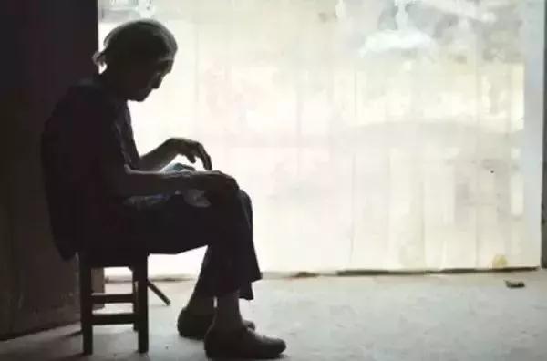 我们不是恶人,只是习惯了自私,习惯了任性…… 我们不是恶人,只是习惯了自私,习惯了任性……