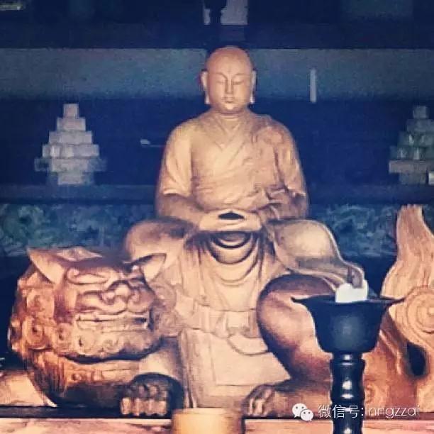 ��ʫ��ʮ�ף�ÿһ�׶����������ڵĴ��ǻ�