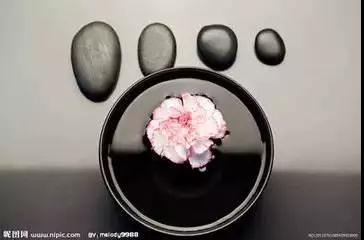 ��ʫ��ʮ�ף�ÿһ�׶����������ڵĴ��ǻ�