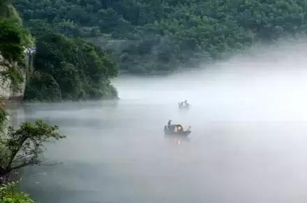 ��ʫ��ʮ�ף�ÿһ�׶����������ڵĴ��ǻ�