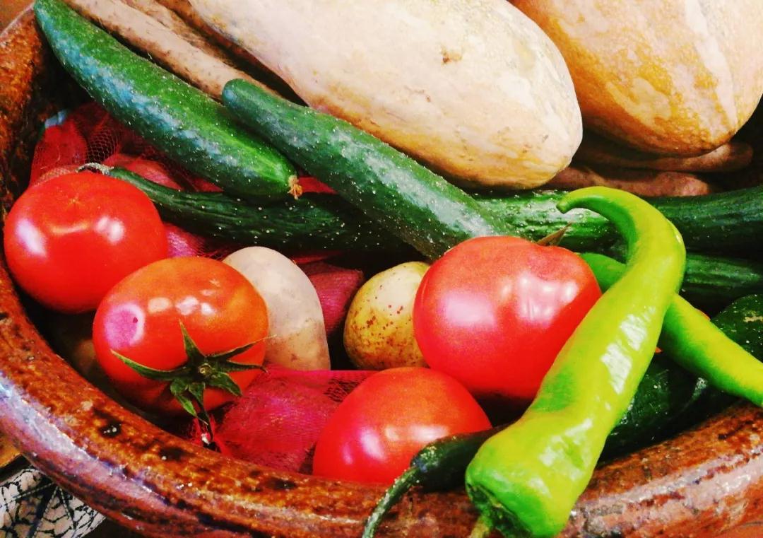 人物_|_她开了家仅有一张桌子的饺子店,没有收银员,无酒无肉,却治愈无数过客! 人物_|_她开了家仅有一张桌子的饺子店,没有收银员,无酒无肉,却治愈无数过客!