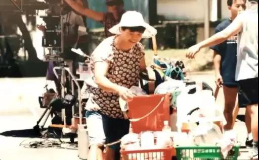 人物_|_端茶倒水30年,她与影帝古天乐同台领奖 人物_|_端茶倒水30年,她与影帝古天乐同台领奖