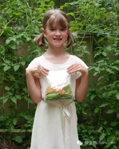 人物_|_她只有9岁,却喂饱了镇上所有的流浪汉,还改变了世界对他们的态度 人物_|_她只有9岁,却喂饱了镇上所有的流浪汉,还改变了世界对他们的态度