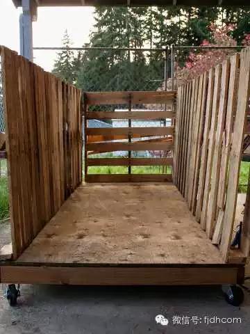 人物_|_她只有9岁,却喂饱了镇上所有的流浪汉,还改变了世界对他们的态度 人物_|_她只有9岁,却喂饱了镇上所有的流浪汉,还改变了世界对他们的态度