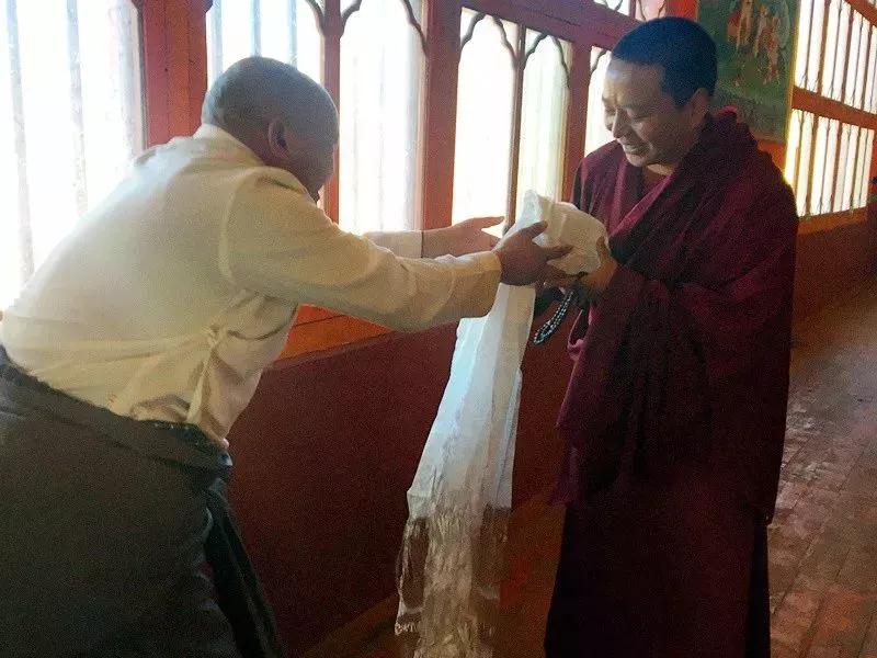 ��˵����˫�޵��˲��ܿ��򣬴�����ô��ĸ����񲻿�ϧ��