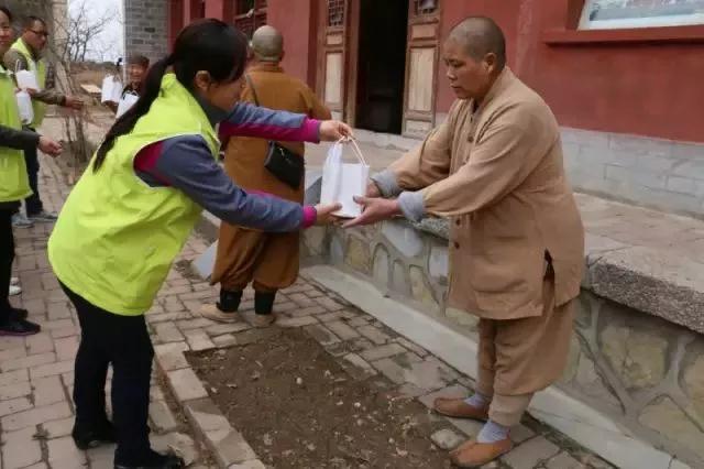 ��˵����˫�޵��˲��ܿ��򣬴�����ô��ĸ����񲻿�ϧ��