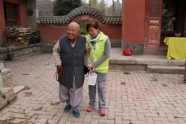 ��˵����˫�޵��˲��ܿ��򣬴�����ô��ĸ����񲻿�ϧ��