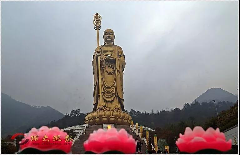 �ز������ı�Ը�ȶȣ������������Ӧ�����������������࣬�Ե����㡣