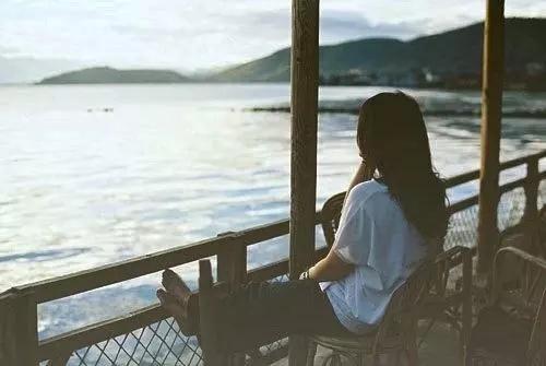 ����_|_һλŮ��ѧ���ĳ�����·��������һ�����У�