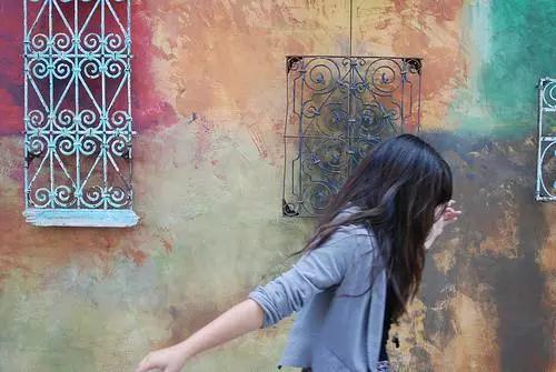 ����_|_һλŮ��ѧ���ĳ�����·��������һ�����У�