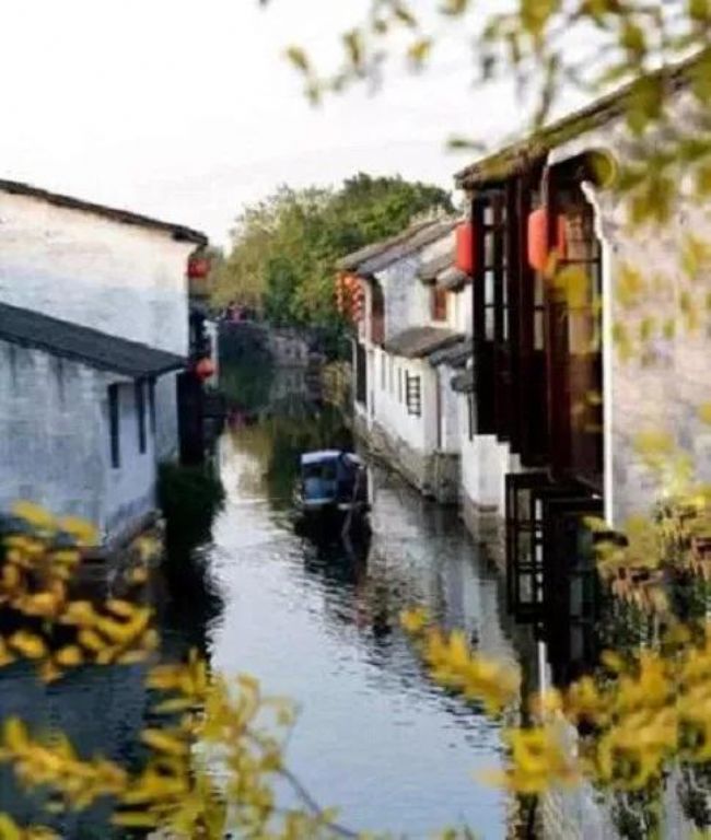 �������½�������֮��