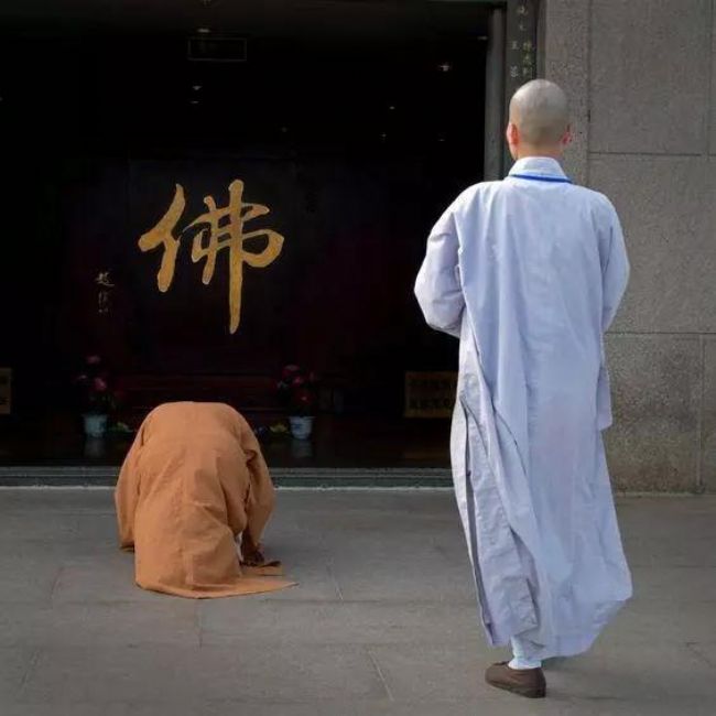 界诠法师:我们信仰的是三宝,不是信仰的哪个人! 界诠法师:我们信仰的是三宝,不是信仰的哪个人!