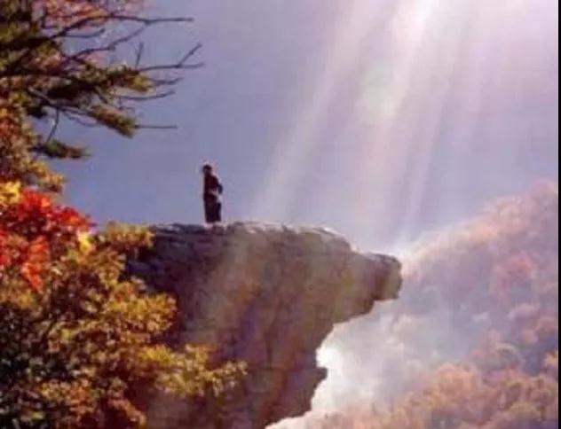 ���е�Ŀ�ģ�����Ѱ��ԭ���徻����������