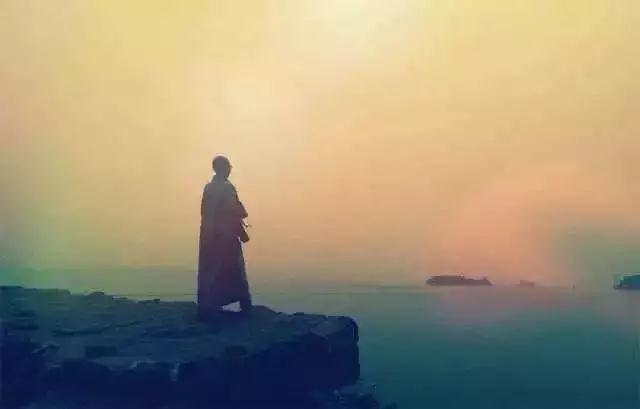 在家人为何不能批评出家人的过失?原因很简单 在家人为何不能批评出家人的过失?原因很简单