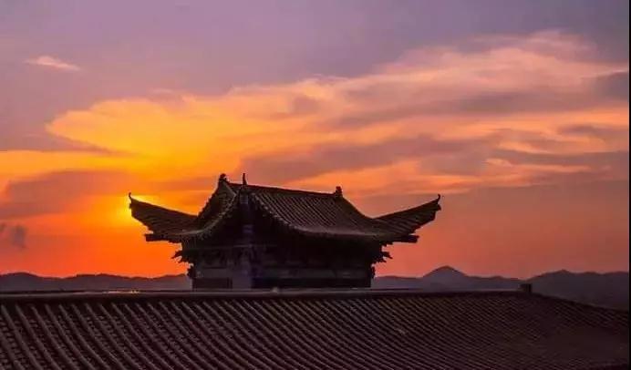 ������ʦ���κ���ʮ��ʧ�ߵľ�Ȼ��һ�����زؾ���