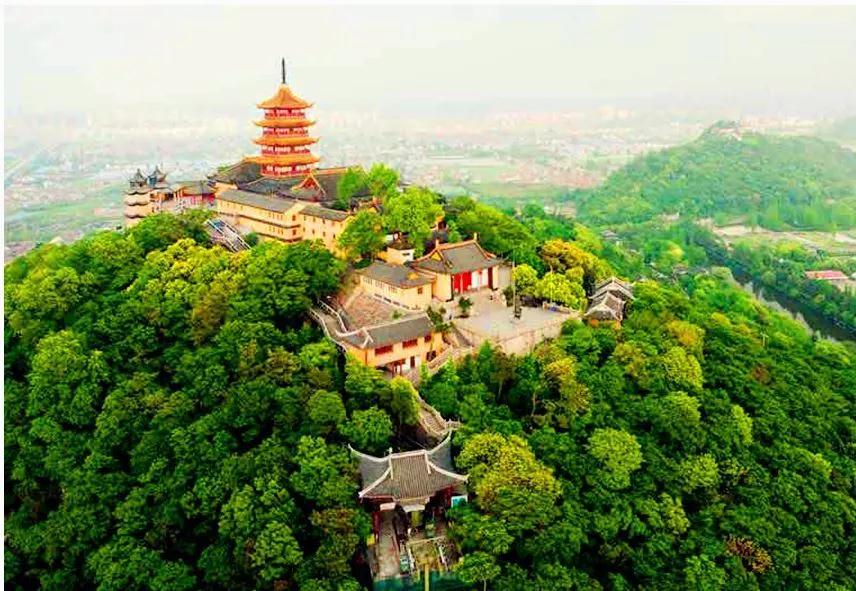 109米的狼山敢称“江海第一山”,因为这是大势至菩萨的道场 109米的狼山敢称“江海第一山”,因为这是大势至菩萨的道场