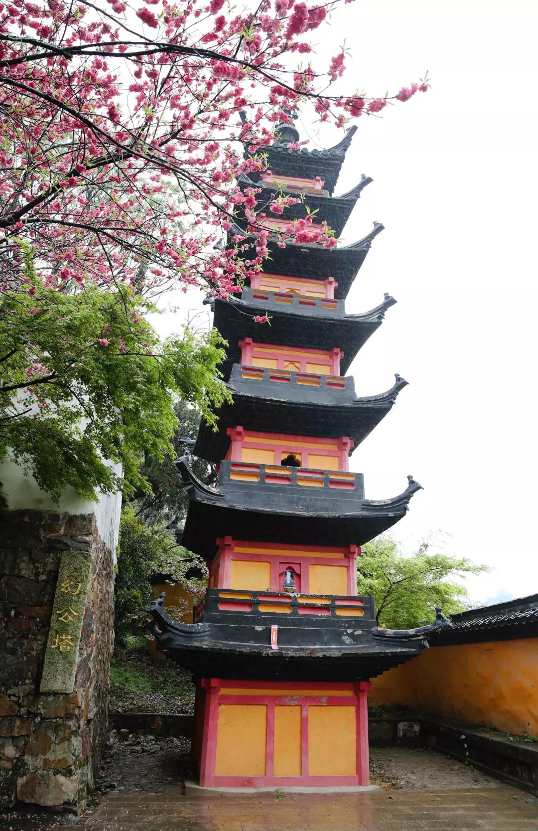 109米的狼山敢称“江海第一山”,因为这是大势至菩萨的道场 109米的狼山敢称“江海第一山”,因为这是大势至菩萨的道场