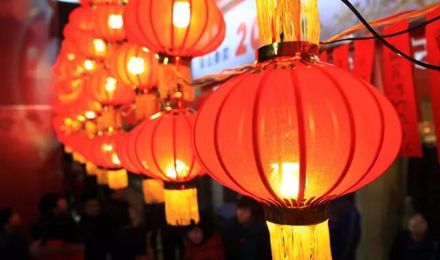 ��ʤ��Ԫ���ڷ��ף�������ů���з𷨵ļӳ֣�