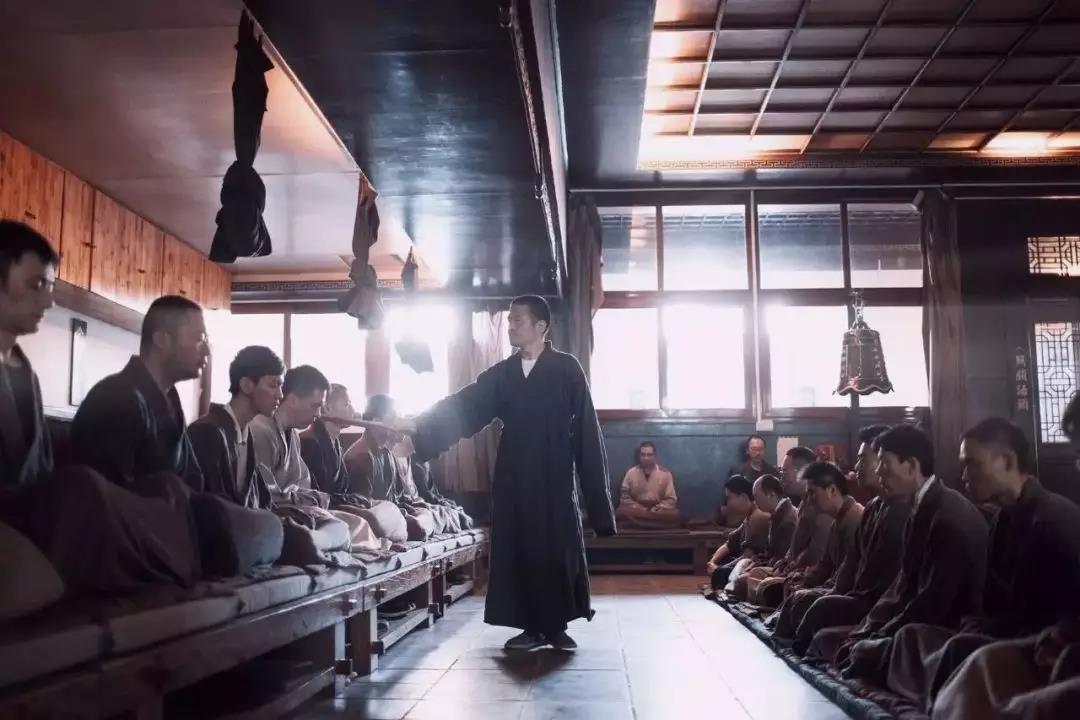 �����˵�˳�����Щ�����й�Ϊ�����ġ����߸��ԡ�