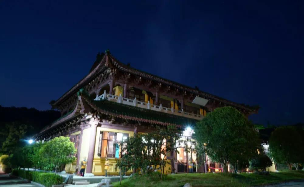 ����Ϊ׷�������������ΰ��꣬����վ��������Ȼ���򡭡�