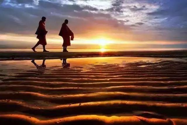 抓住修行的主要脉络:出离心、大悲心是佛法的根本 抓住修行的主要脉络:出离心、大悲心是佛法的根本