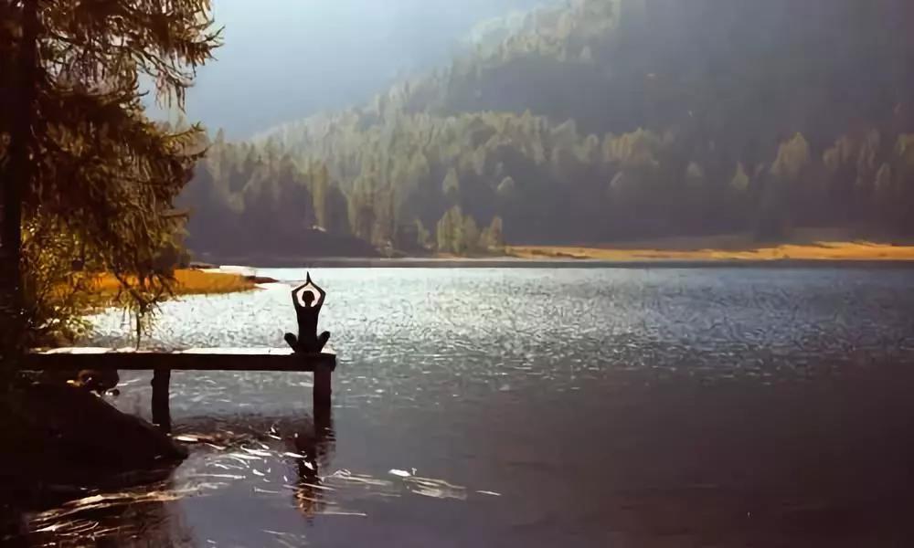 以正念来修行,即以正念来体会生活的当下 以正念来修行,即以正念来体会生活的当下