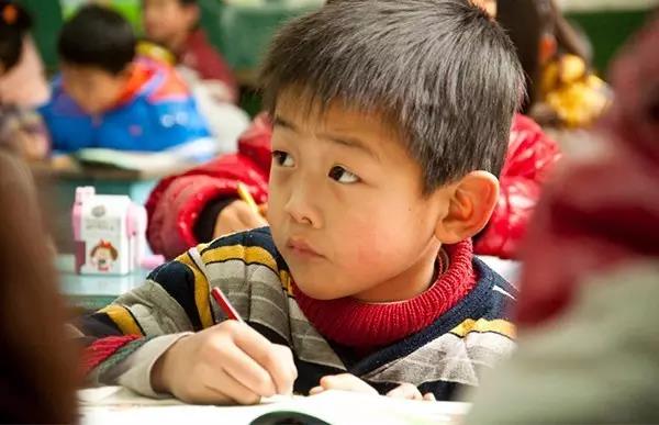 �������ĸ������Ե���ʵ����ĺ��ӱؽ�ƽ��