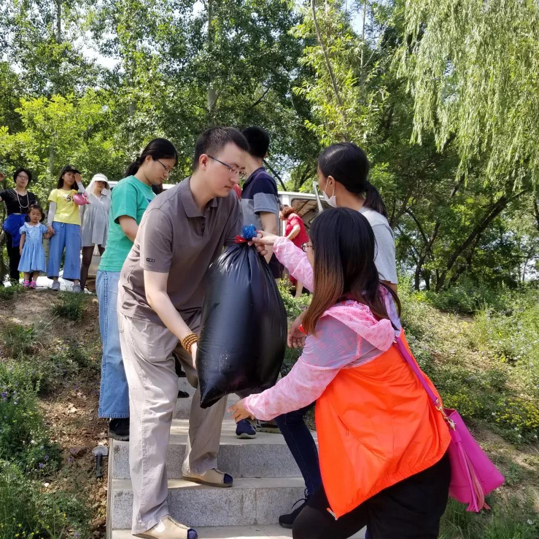 �����Ĺ��£����԰���ʵ�ָ��ָ�������Ը��